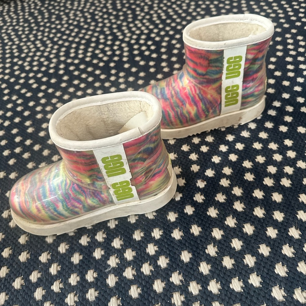 Ugg Clear Classic Mini 11